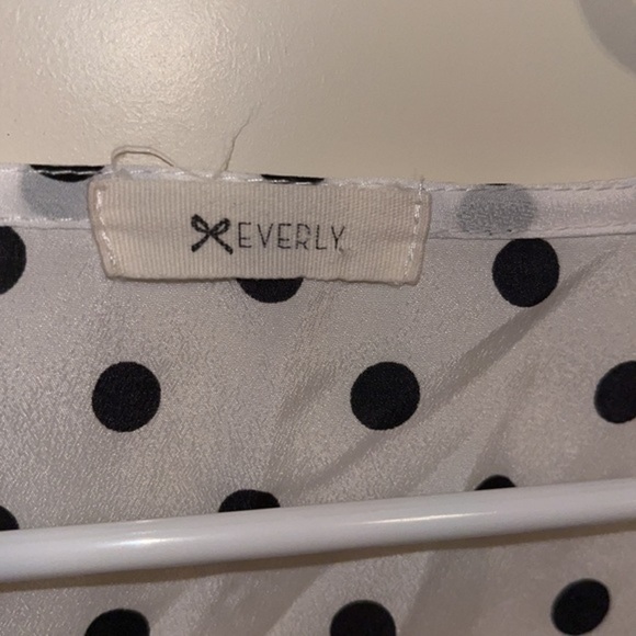 Everly Polka Dot Blouse Size Small - Picture 3 of 7